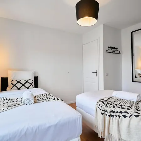 3 Bedroom House With Garden Near St Maur Tram Marcq-en-Baroeul