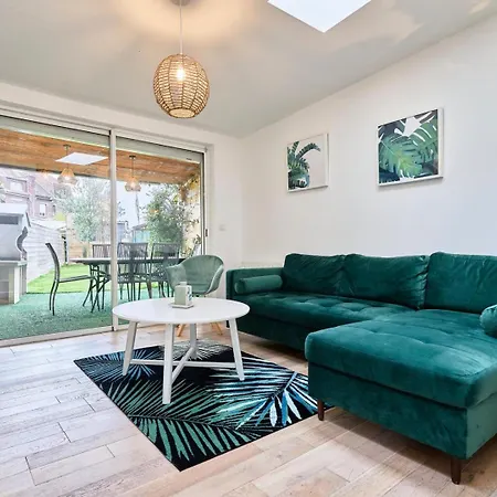 Gæstehus 3 Bedroom House With Garden Near St Maur Tram