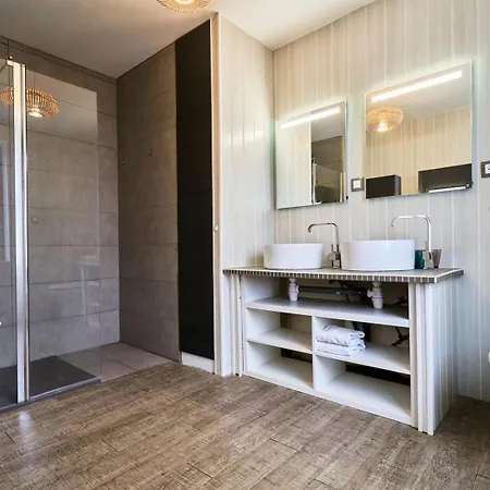 3 Bedroom House With Garden Near St Maur Tram Gæstehus