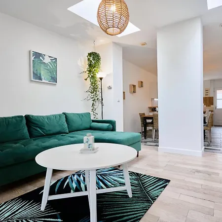 3 Bedroom House With Garden Near St Maur Tram 3*