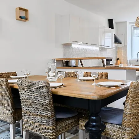3 Bedroom House With Garden Near St Maur Tram 3*