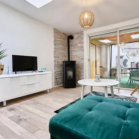 Guest house 3 Bedroom House With Garden Near St Maur Tram Marcq-en-Baroeul