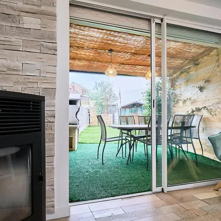 3 Bedroom House With Garden Near St Maur Tram 3*