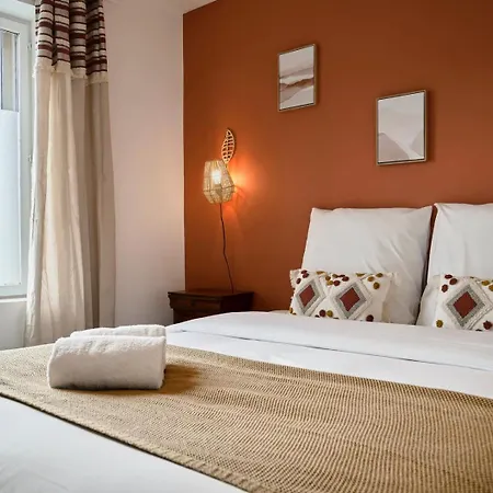 Guest house 3 Bedroom House With Garden Near St Maur Tram Marcq-en-Baroeul